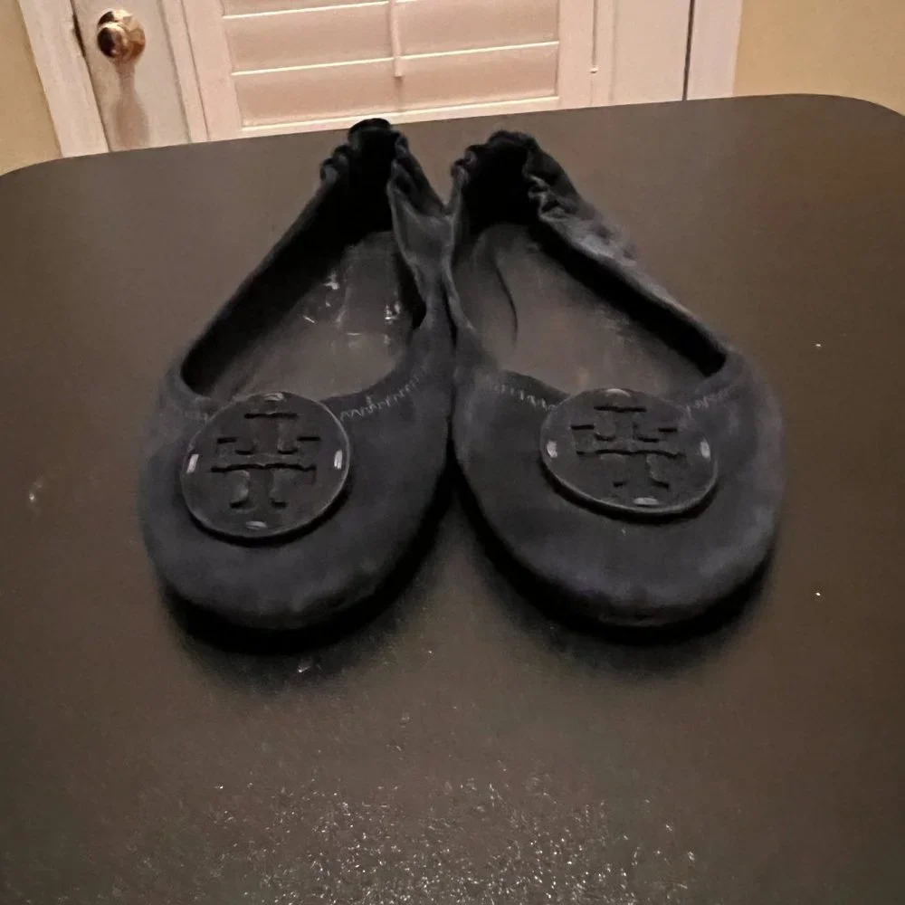 Tory Burch size 9.5 navy suede flats